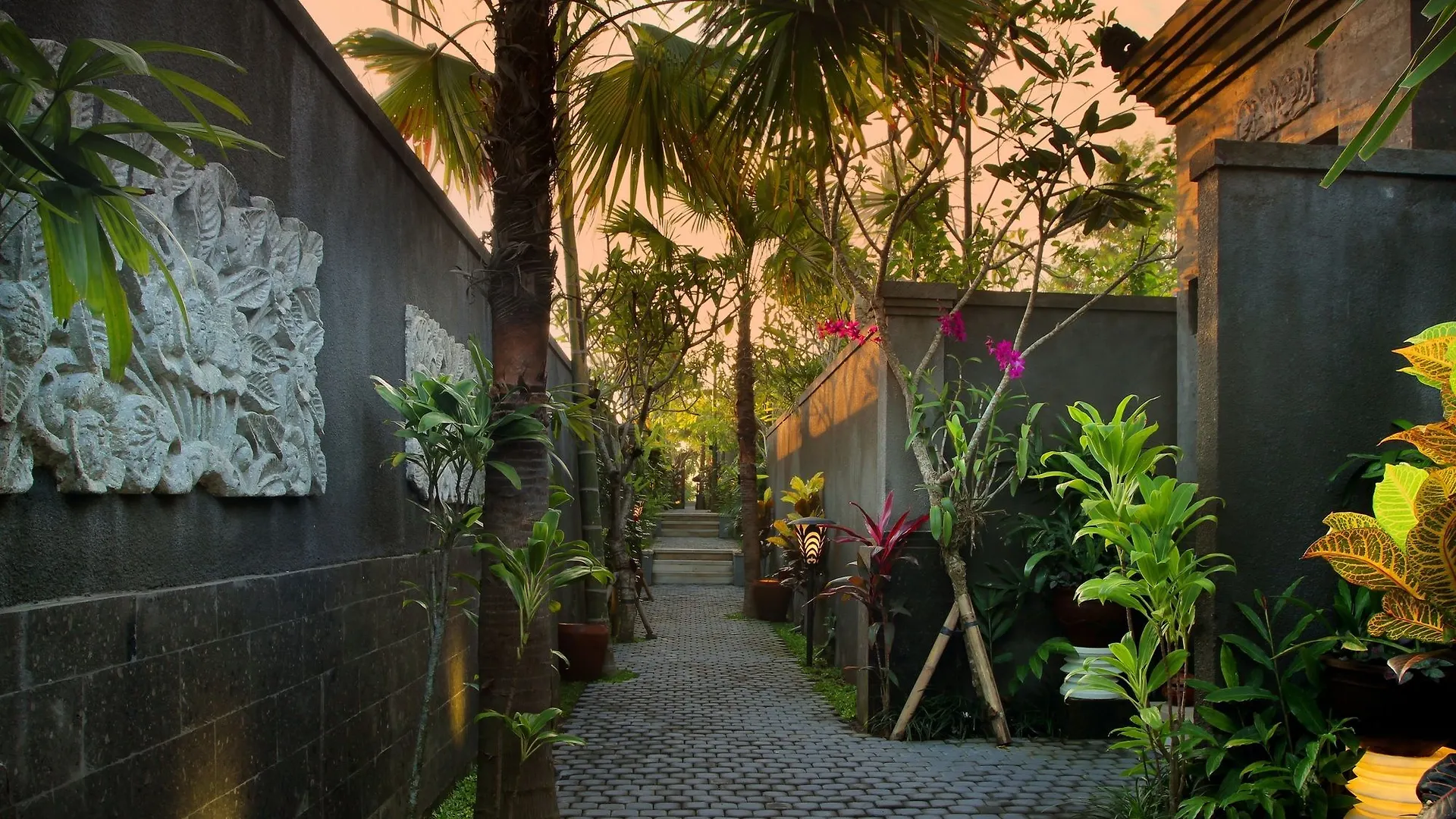 Aradhana Villas Seminyak   Seminyak (Bali)